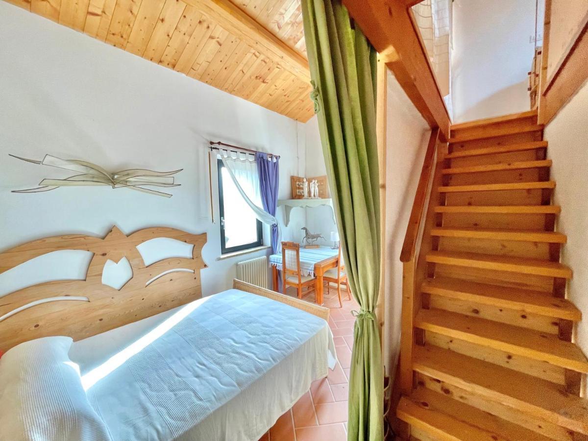 La Casa degli ulivi Art B&B Trecastelli Esterno foto